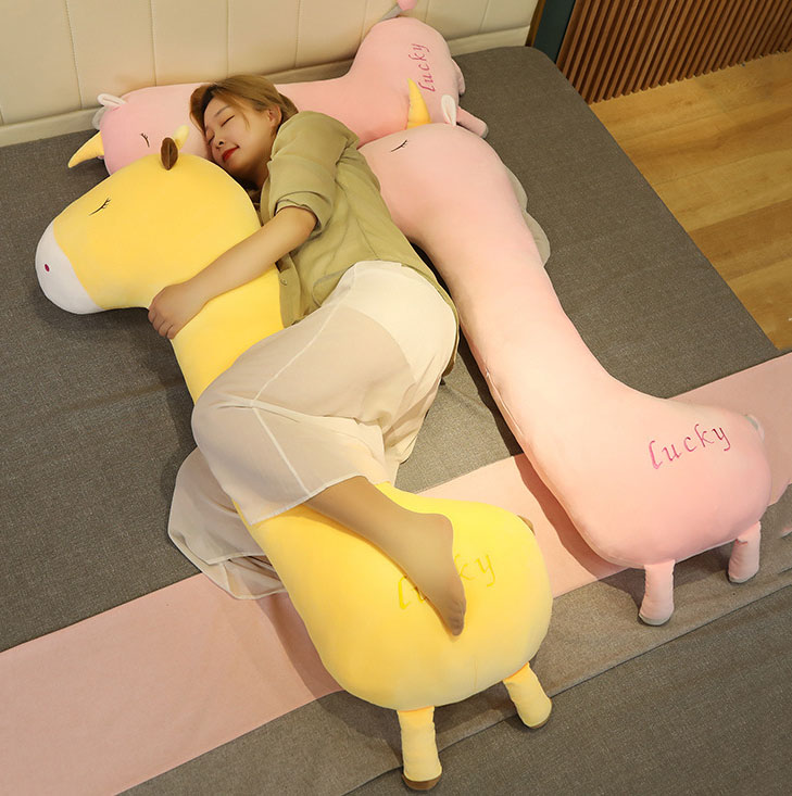 送料無料 140cm ぬいぐるみ 長いぬいぐるみ キリン かわいい ユニコーン インテリア おもちゃ 可愛い 彼女に ふわふわで癒される 柔らか unicorn 長いぬいぐるみ 抱き枕 動物 子供 心地いい プレゼント ギフト c-wanou-10205-gg