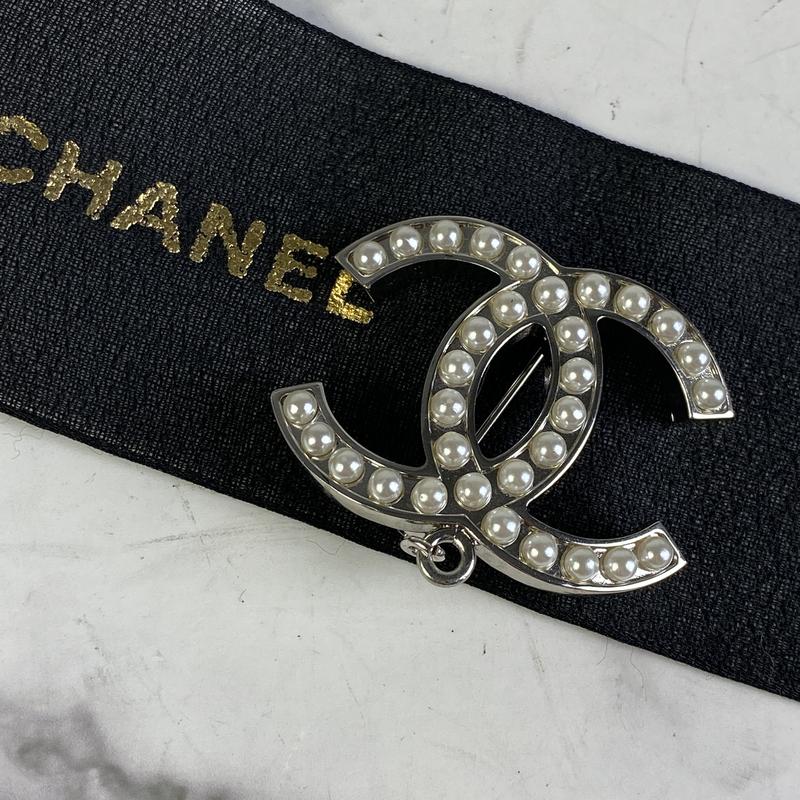 18時まで 新品 CHANEL ココマーク ブローチ 銀色 楽天市場】【最大3万円OFFクーポン対象！〜10/27】超美品 CHANEL