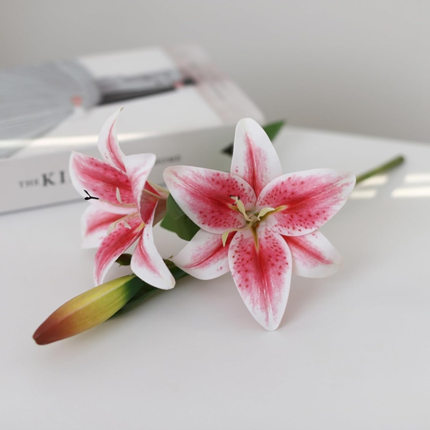 ユリ 造花 フェイクフラワー 花束 枯れない花 綺麗 リアル フェイクフラワー アートフラワー ウェディングブーケ インテリア 転居 退職 お見舞い プレゼント お祝い テレビ台 テーブル 玄関 装飾