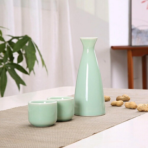 酒器セット お猪口 おちょこ とっくり 陶器 徳利１個 ぐい呑み2個 3点セット 酒水差し 盃 日本酒用 伝統的な陶器酒カップ 和風 冷酒 シンプル 家庭用 来客 引っ越し祝 ギフトに最適です