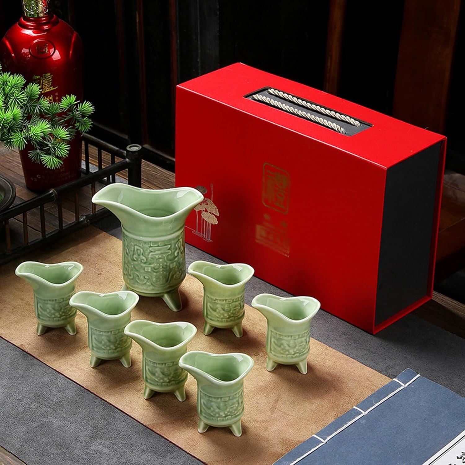 酒器セット おちょこ ぐい呑み とっくり セット 酒器 徳利 お猪口が6個セット 日本酒用 酒盃 ヴィンテージ ギフトボックス付き 7点セット 花見 宴会 正月 新年 結婚記念日 プレゼント 贈り物