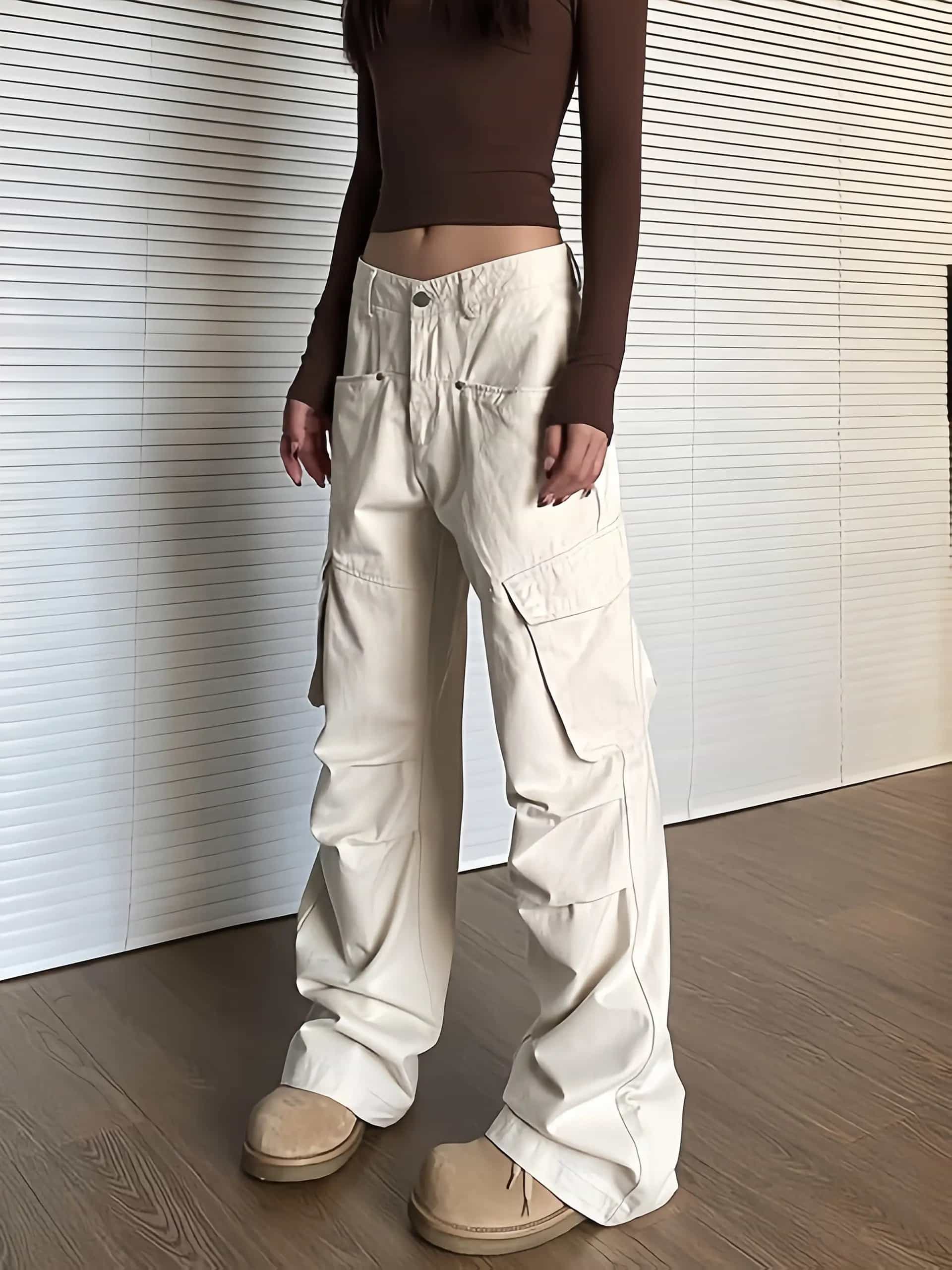 カーゴパンツ レディース 広々としたズボン下 細工物ズボン下 引っ切り無い ロング ズボン ボトムス ミリタリー 多衣嚢 リベット 无地 太め ゆったり 韓国 流行り物 Y2K 心地好い 社交ダンス 御召しもの スポーティ 体型覆いかぶせる 脚長成り行き 動き分かりやすい 春 夏 秋 冬