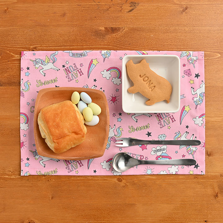 fabrizmキッズランチョンマット30×20cmネコタウンネコポスOKあす楽対応日本製ランチョンマット幼稚園指定サイズティーマット子供用撥水北欧布ねこ猫)