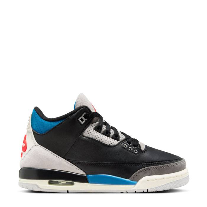 ナイキ ジョーダン Jordan 【 Retro 3 Youth Black/Chile Red/Neautral Grey/Military Blue/Coconut Milk 】 レトロ ジュニア キッズ 黒色 ブラック Red 赤・レッド 灰色 グレー 青色 ブルー｜スニケス