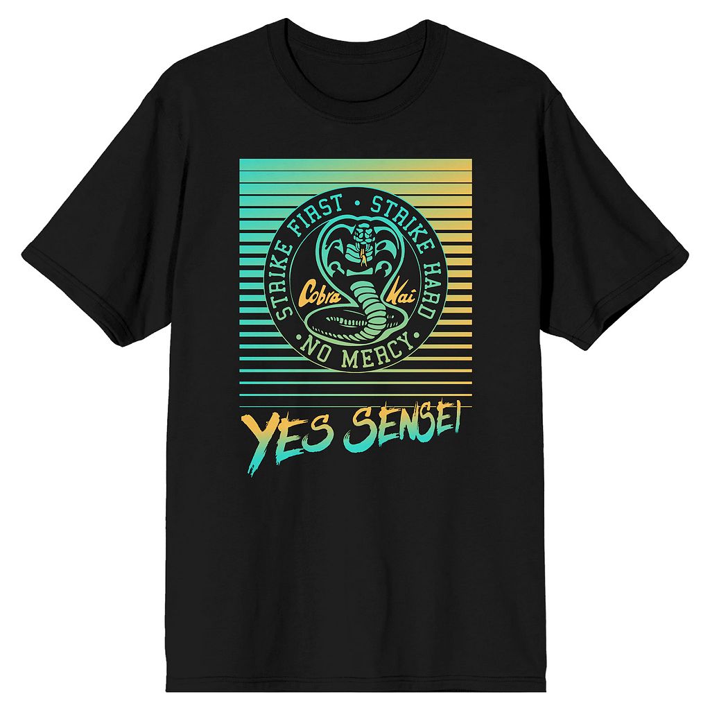 文字記号 ティーシャツ 黒いこと 黒いこと 【 LICENSED CHARACTER COBRA KAI YES SENSEI TEE / BLACK 】 メンズ流行り物 トップス カットソー トップス-Tシャツ・カットソー-メンズファッション