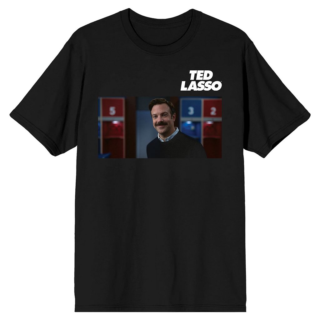 キャラクター Tシャツ 黒色 ブラック 【 LICENSED CHARACTER TED LASSO LOCKERS TEE / BLACK 】 メンズファッション トップス カットソー