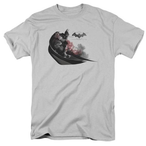 キャラクター シティ スリーブ Tシャツ 銀色 シルバー 半袖 【 LICENSED CHARACTER BATMAN ARKHAM CITY READY TO POUNCE SHORT SLEEVE ADULT T-SHIRT / SILVER 】 メンズファッション トップス カットソー|スニケス