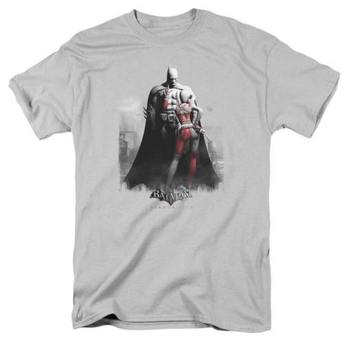 キャラクター シティ スリーブ Tシャツ 銀色 シルバー 半袖 【 LICENSED CHARACTER BATMAN ARKHAM CITY HARLEY AND BATS SHORT SLEEVE ADULT T-SHIRT / SILVER 】 メンズファッション トップス カットソー|スニケス