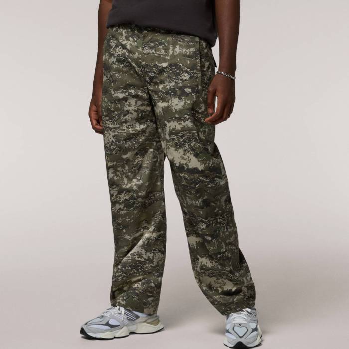 【★百貨店SALE★6/11真夜中2時迄】Lckr 【 Marcdale Relaxed Fit Pants Men\u0027s Swamp/Camo 】 メンズ 合鴨柄