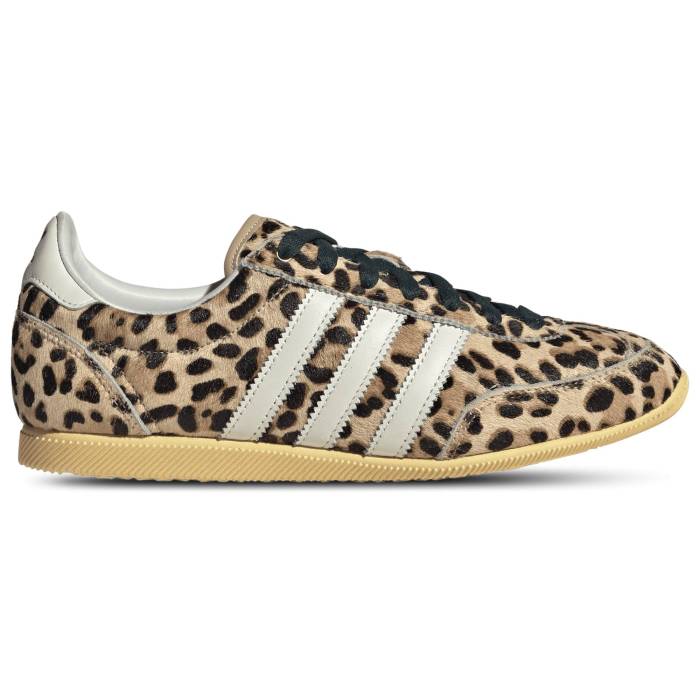 アディダス Adidas 【 Japan Lec Women\u0027s Magic Beige/Ivory/Aurora Ivy 】 レディース 神通力 ベージュ 象牙色