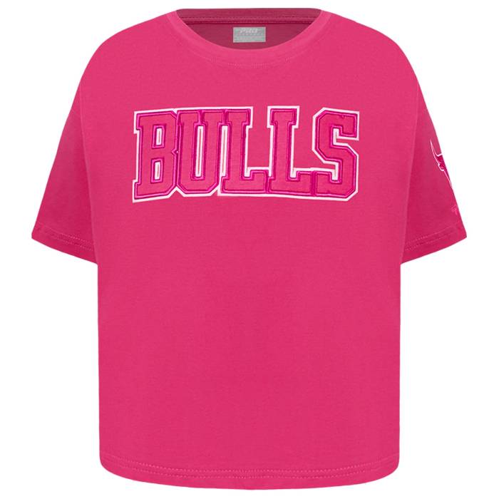【★百貨店SALE★6/11真夜中2時迄】労働者階級判定基準 Pro Standard 【 Chicago Bulls Triple Pink Ss Boxy Tee Girls\u0027 Grade School Beetroot Purple 】 風の強い町 ブルズ pink サクラ色 ティーシャツ お坊っちゃん キッズ Purple 紫・パープル
