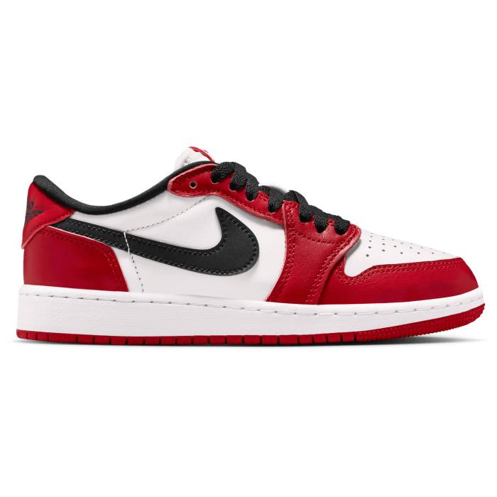 【★百貨店SALE★6/11真夜中2時迄】ナイキ ジョーダン Jordan 【 Aj 1 Retro Low Og Boys\u0027 Grade School Summit White/Varisty Red/Black 】 レトロ お坊っちゃん キッズ 白いこと 白いこと Red 赤・赤いこと 黒いこと 黒いこと