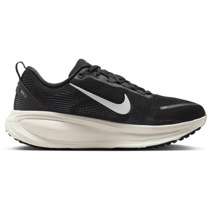 ナイキ Nike 【 Vomero 18 Wide Men\u0027s Black/Summit White/Coconut Milk 】 メンズ 黒いこと 黒いこと 白いこと 白いこと