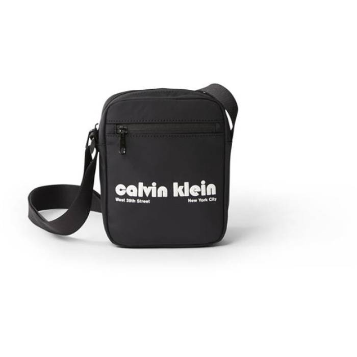 カルバンクライン デニム Calvin Klein Jeans 【 Bauhaus Logo Cross Body Bag Unisex Black 】 ロゴタイプ 御徒面子 ユニ一発やる 黒いこと 黒いこと