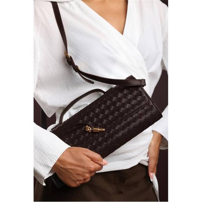 Wheres That From 【 Envelope Style Woven Clutch Bag Women Brown 】 Woven ウーブン バッグ レディース 茶色 ブラウン｜スニケス
