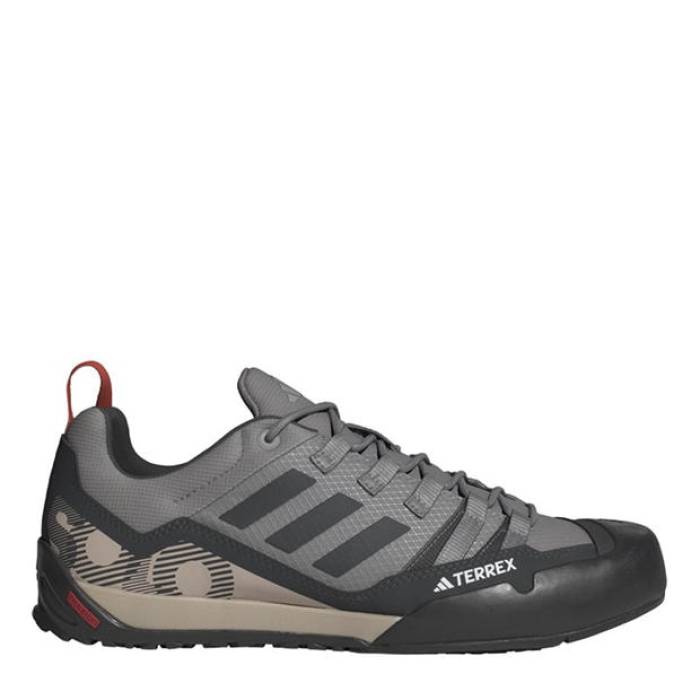 アディダス Adidas 【 Terrex Swift Solo 2 Hiking Boots Unisex Kids Kids Solid Grey/Carb 】 Swift ブーツ お坊っちゃん キッズ 益荒男 薄墨色 薄墨色