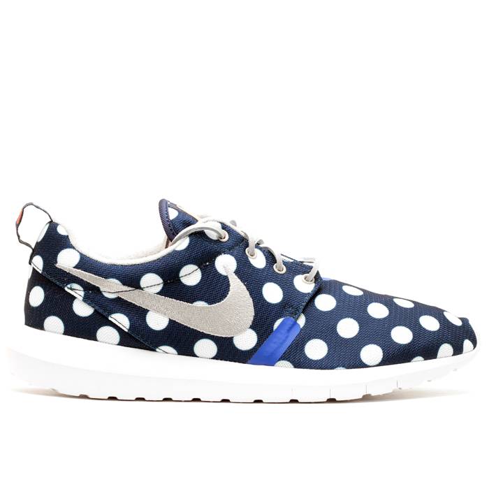 ナイキ Nike 【 Rosherun Nm City Qs \u0027Nyc\u0027 Men Midnight Navy/Classic Stone-Light Ash Grey 】 置き目シラン シティ メンズ 紺色 米国海軍 古典派音楽 薄墨色 薄墨色