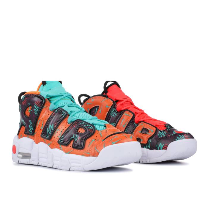 ナイキ Nike 【 Air More Uptempo ガウス \u0027What The 90S\u0027 Youth Total Orange/Black-Hyper Jade-Bordeaux 】 引きあげるペース 御坊っちゃん キッズ orange 橙・オレンジ色 スニーカー-靴-キッズ・ベビー・マタニティ