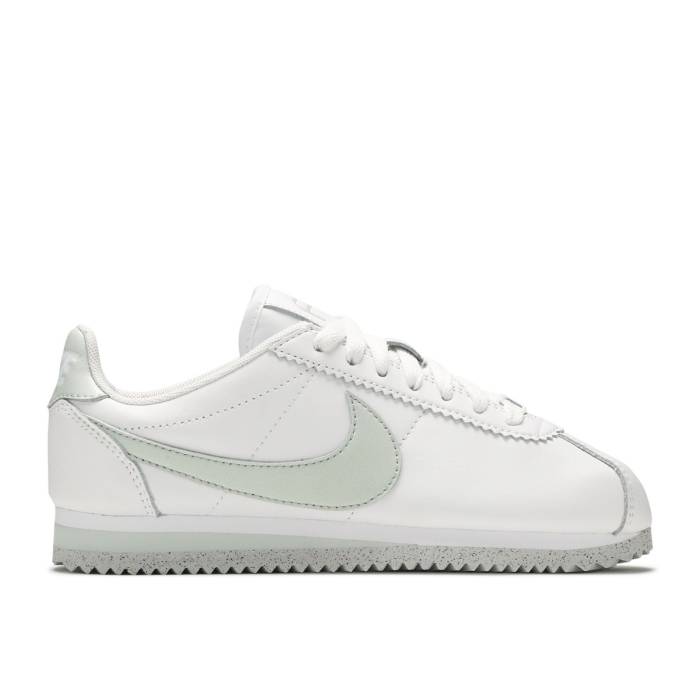 ナイキ Nike 【 Wmns Classic Cortez Flyleather 'White Light Silver' Women White/Light Silver-White 】 クラシック コルテッツ レディース 白色 ホワイト