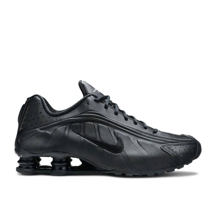ナイキ Nike 【 Shox R4 \u0027Triple Black Embroidered Swoosh\u0027 Men Black/Black/Black 】 Shox ショックス 黒いこと 黒いこと メンズ 黒いこと 黒いこと