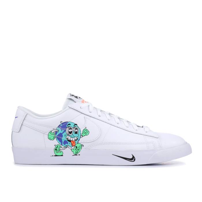 ナイキ Nike 【 Steven Harrington X Blazer Low Flyleather Qs \u0027Earth Day\u0027 Men White/Hyper Crimson/Electro Green/Black 】 ブレイザー メンズ 白いこと 白いこと クリムゾン green 緑・緑であること 黒いこと 黒いこと