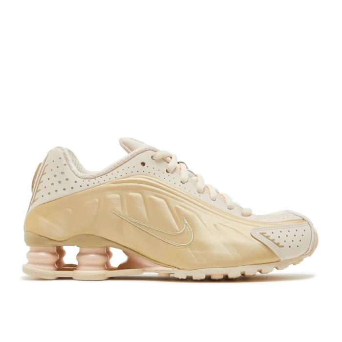 ナイキ Nike 【 Wmns Shox R4 \u0027Guava Gold\u0027 Women Guava Ice/Sail-Metallic Gold Star 】 Shox ショックス レディース ゴールド