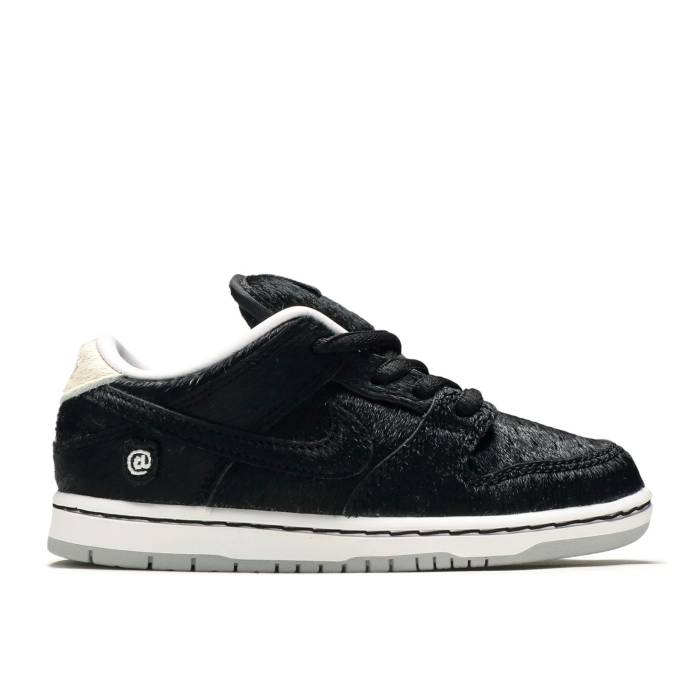 ナイキ Nike 【 Medicom Toy X Dunk Low Sb Td \u0027Be@Rbrick\u0027 Infant Black/Black/White 】 ダンク エスビー もの言う花 黒いこと 黒いこと 白いこと 白いこと