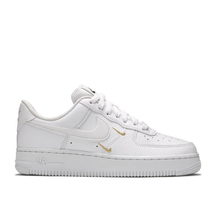 ナイキ Nike 【 Wmns Air Force 1 '07 Essential 'White Metallic Gold' Women White/Metallic Gold/Black/White 】 レディース 白色 ホワイト ゴールド 黒色 ブラック 47,580円