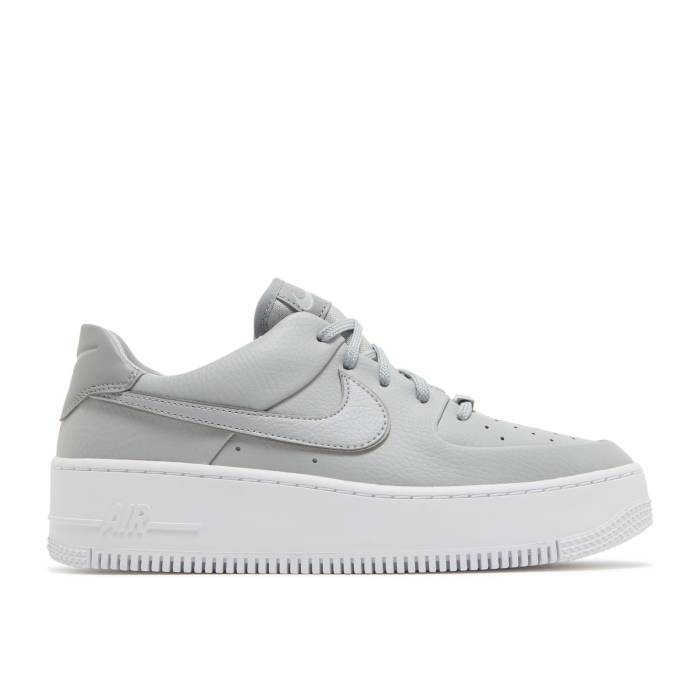 ナイキ Nike 【 Wmns Air Force 1 Sage Low \u0027Light Smoke Grey\u0027 Women Light Smoke Grey/Particle Grey/Smoke Grey 】 レディース 薄墨色 薄墨色