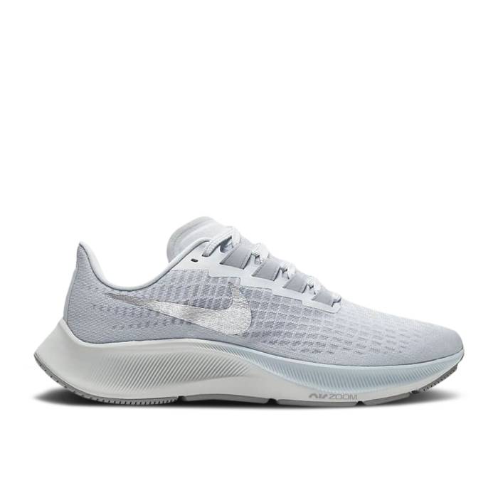 ナイキ Nike 【 Wmns Air Zoom Pegasus 37 \u0027Grey Metallic Silver\u0027 Women Pure Platinum/Wolf Grey/White/Metallic Silver 】 望遠レンズ ペガサス レディース 純然たる Platinum プラチナム 薄墨色 薄墨色 白いこと 白いこと Silver しろがね色・シ