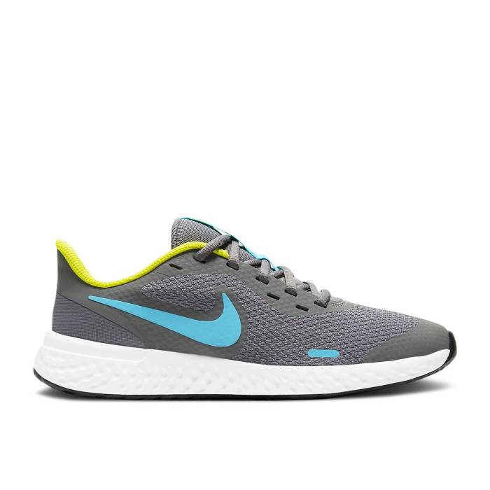 ナイキ Nike 【 Revolution 5 Gs 'Smoke Grey Chlorine Blue' Youth Smoke Grey/High Voltage/White/Chlorine Blue 】 レボリューション 灰色 グレー ジュニア キッズ 灰色 グレー ハイ 白色 ホワイト 青色 ブルー｜スニケス