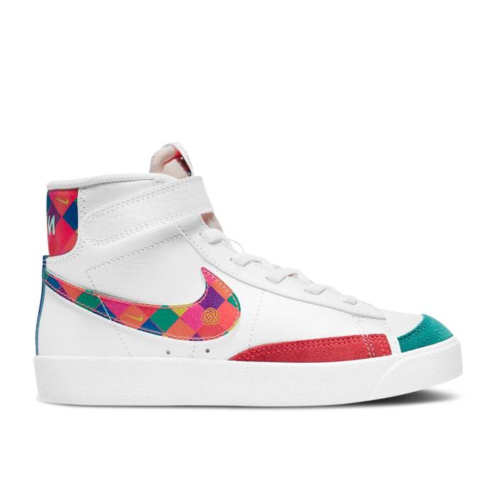 ナイキ Nike 【 Blazer Mid '77 Bp 'Chinese New Year - Spring Festival' Youth White/Spirit Teal/Racer Blue/Bright Crimson 】 ブレイザー ミッド Spring スプリング ジュニア キッズ 白色 ホワイト 青色 ブルー クリムゾン 30,355円