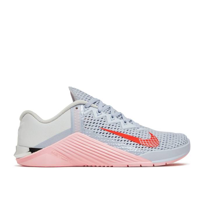 ナイキ Nike 【 Wmns Metcon 6 \u0027Football Grey Arctic Punch\u0027 Women Football Grey/Arctic Punch/Summit White/Bright Crimson 】 薄墨色 薄墨色 レディース 蹴球 薄墨色 薄墨色 白いこと 白いこと クリムゾン