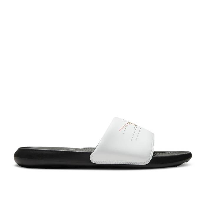 ナイキ Nike 【 Victori One Printed Slide \u0027White Metallic Gold\u0027 Men Summit White/Orange/Black/Metallic Gold 】 Slide サンダル メンズ 白いこと 白いこと orange 橙・オレンジ色 黒いこと 黒いこと ゴールド