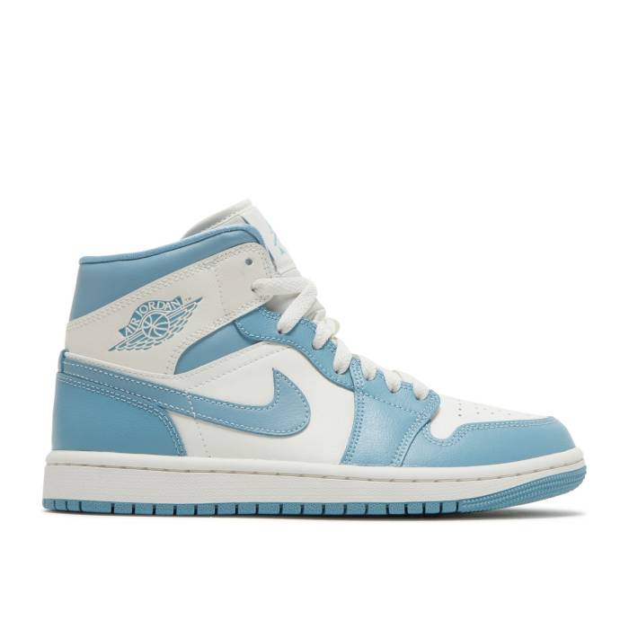 ナイキ エアジョーダン Air Jordan 【 Wmns Jordan 1 Mid \u0027University Blue\u0027 Women Sail/Sail/Worn Blue 】 ミッド レディース 青み 青色