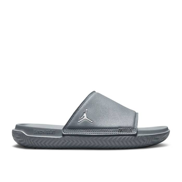 ナイキ エアジョーダン Air Jordan 【 Jordan Play Slide ガウス \u0027Cool Grey\u0027 Youth Cool Grey/Photon Dust/Aviator Grey/Iron Grey 】 Slide サンダル お坊っちゃん キッズ 冷やりとした 薄墨色 薄墨色