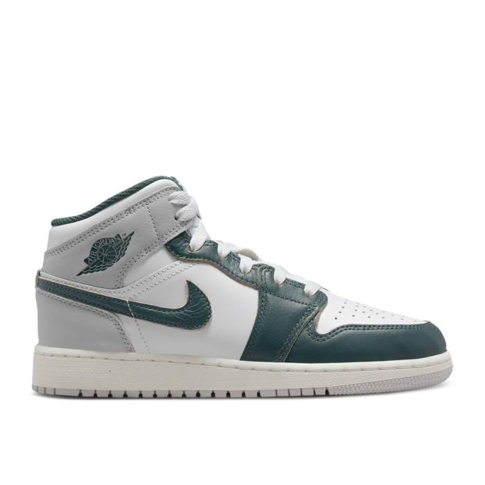 ナイキ エアジョーダン Air Jordan 【 Jordan 1 Mid Se ガウス \u0027Oxidized Green\u0027 Youth White/Sail/Neutral Grey/Oxidised Green 】 ミッド 御坊っちゃん キッズ 白いこと 白いこと 薄墨色 薄墨色 green 緑・緑であること