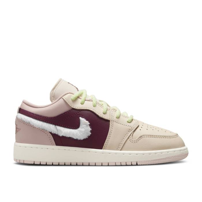 ナイキ エアジョーダン Air Jordan 【 Jordan 1 Low ガウス \u0027Fur Swoosh\u0027 Youth Legend Light Brown/Pink Oxford/Bordeaux/Pink Foam 】 御坊っちゃん キッズ Legend 言い伝え 赤銅色 赤銅色 pink サクラ色 オックスフォード