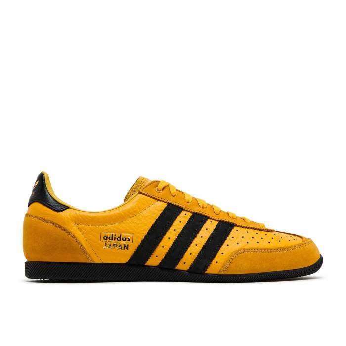 アディダス Adidas 【 Wmns Japan \u0027Crew Yellow Black\u0027 Women Crew Yellow/Core Black/Gold Metallic 】 yellow 黄味がかった・黄色 レディース 労働者の一団 yellow 黄味がかった・黄色 中核グループ 黒いこと 黒いこと ゴールド