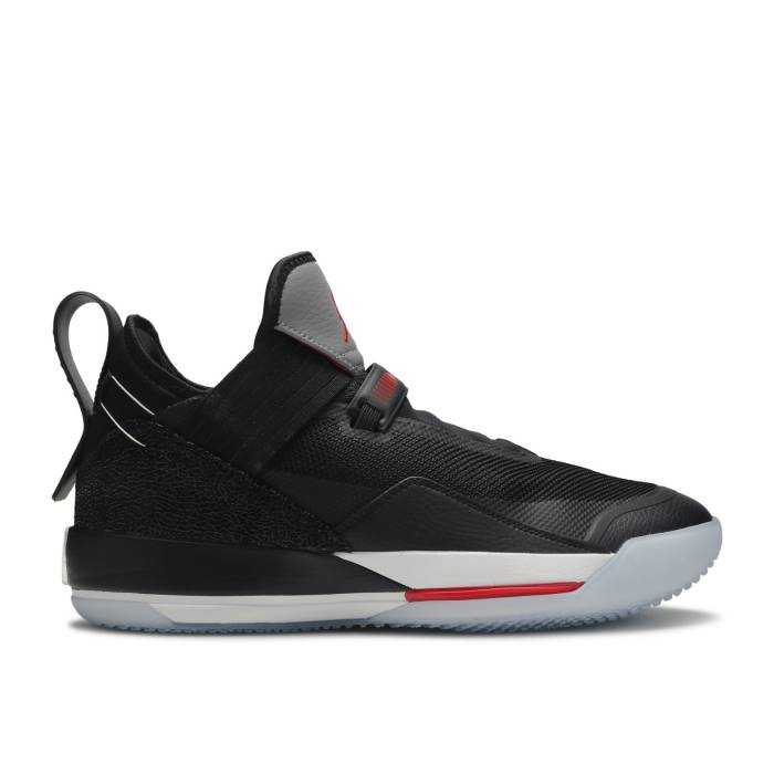 ナイキ エアジョーダン Air Jordan 【 Jordan 33 Se \u0027Black Cement\u0027 Men Black/Fire Red-Particle Grey-Sail 】 メンズ 黒いこと 黒いこと 火の手