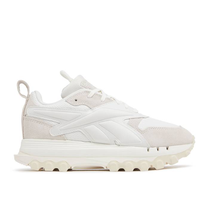 リーボック Reebok 【 Cardi B X Wmns Classic Leather V2 \u0027Chalk Alabaster\u0027 Women Chalk/Chalk/Alabaster 】 古典派音楽 なめし革 レディース 靴-レディース靴
