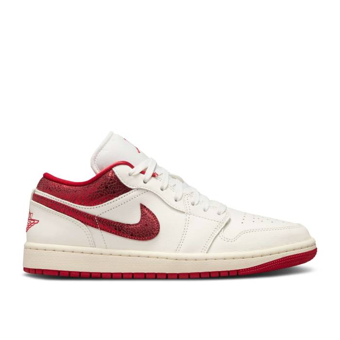 ナイキ エアジョーダン Air Jordan 【 Wmns Jordan 1 Low \u0027Ruby\u0027 Women Sail/Varsity Red/Team Red 】 レディース Red 赤・赤いこと Team 野球クラブ