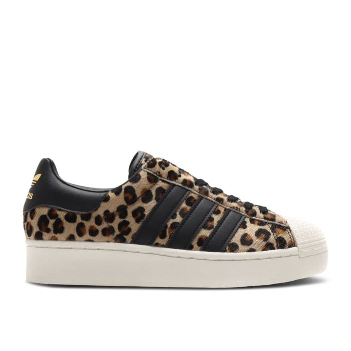 アディダス Adidas 【 Atmos X Wmns Superstar Bold Low 'Cheetah' Women Desert/Core Black/Gold Metallic 】 Superstar スーパースター レディース コア 黒色 ブラック ゴールド