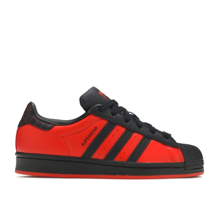 アディダス Adidas 【 Marvel X Playstation X Superstar J \u0027Spider-Man: Miles Morales\u0027 Youth Core Black/Core Black/Red 】 Superstar はやりっ子 御坊っちゃん キッズ 中核グループ 黒いこと 黒いこと Red 赤・赤いこと