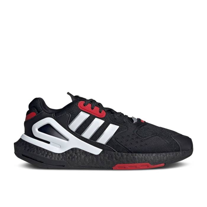 アディダス Adidas 【 Day Jogger Black Scarlet Men Core Black/Footwear White/Scarlet 】 ジョガーパンツ メンズ コア 黒色 ブラック 白色 ホワイト
