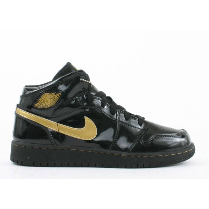 ナイキ　エアジョーダン Air Jordan 【 Jordan 1 Retro Gs 'Metallic Gold' Youth Black/Metallic Gold 】 レトロ ジュニア キッズ 黒色 ブラック ゴールド｜スニケス