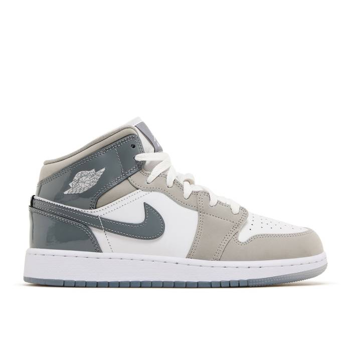 ナイキ エアジョーダン Air Jordan 【 Jordan 1 Mid Se Gs 'Patent Cool Grey' Youth White/Medium Grey/Cool Grey 】 ミッド クール ジュニア キッズ 白色 ホワイト 灰色 グレー クール|スニケス