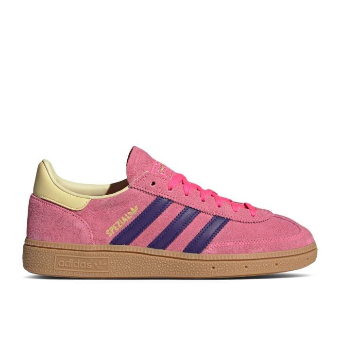 アディダス Adidas 【 Wmns Handball Spezial \u0027Lucid Pink Purple\u0027 Women Lucid Pink/Collegiate Purple/Almost Yellow 】 ハンドボール スペシアル pink サクラ色 レディース pink サクラ色 Purple 紫・パープル yellow 黄味がかった・イエロ