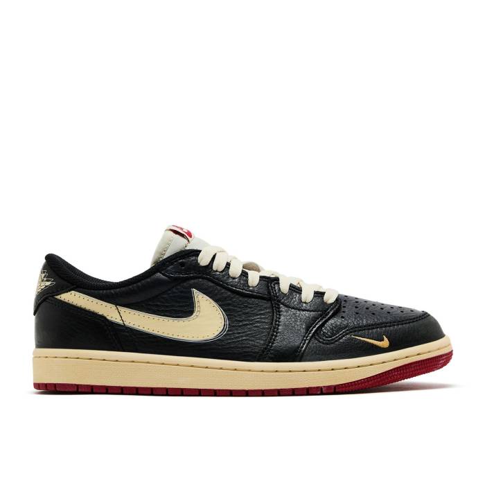 ナイキ エアジョーダン Air Jordan 【 Nigel Sylvester X Jordan 1 Low Og \u0027Better With Time\u0027 Men Black/Muslin/Varsity Red 】 メンズ 黒いこと 黒いこと Red 赤・赤いこと