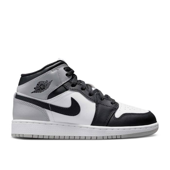 ナイキ エアジョーダン Air Jordan 【 Jordan 1 Mid Gs 'Barons' Youth White/Light Smoke Grey/Black 】 ミッド ジュニア キッズ 白色 ホワイト 灰色 グレー 黒色 ブラック|スニケス